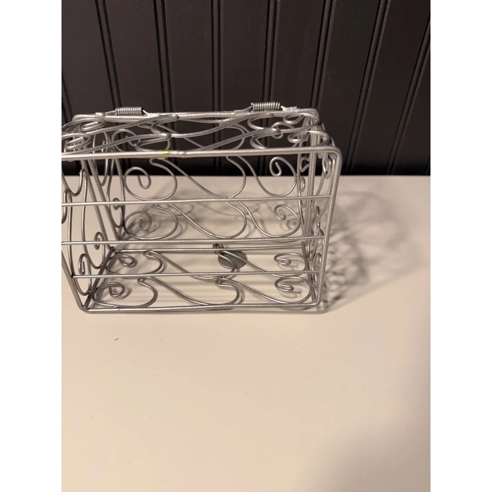 Smashe's stashes Wired Treasure Box In Silver Metal Giogio Beverly Hills